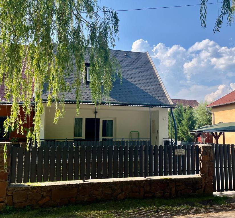Illa Berek 8256 Ábrahámhegy, Strand utca 9 kép - 1