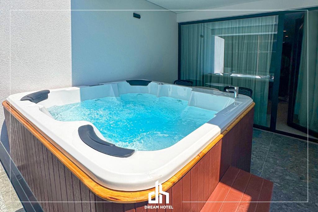 DREAM HOTEL SARANDA - King Room With Jacuzzi And Side Sea View