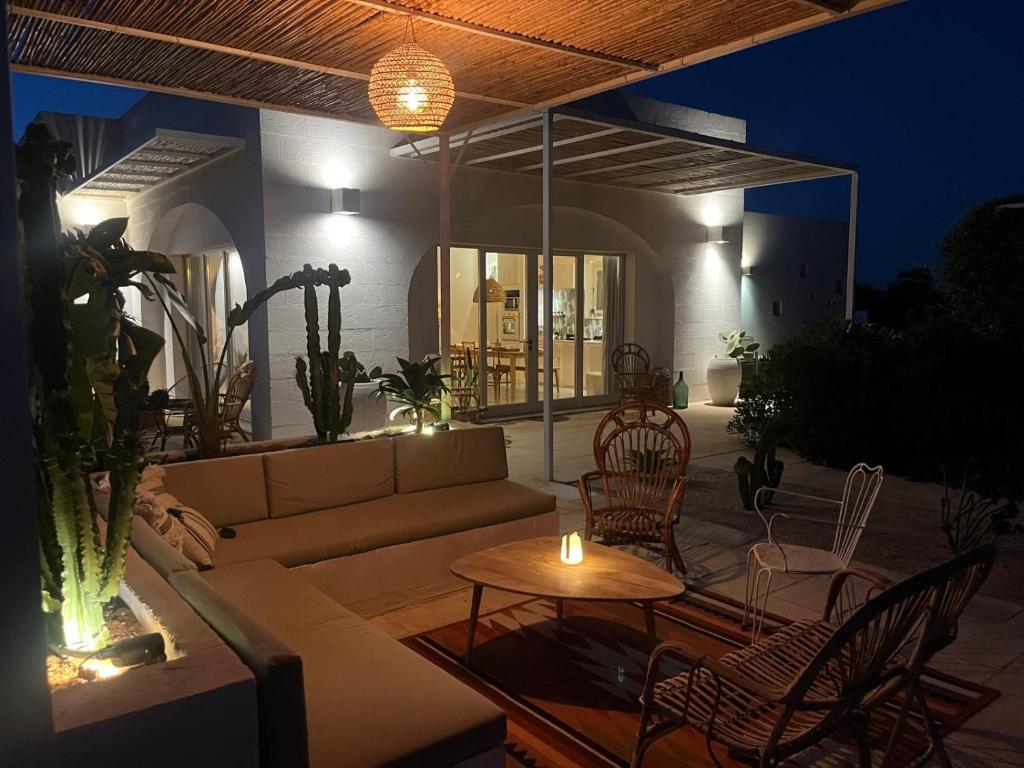 A seating area at Villa Casa Bianca di Porto Selvaggio