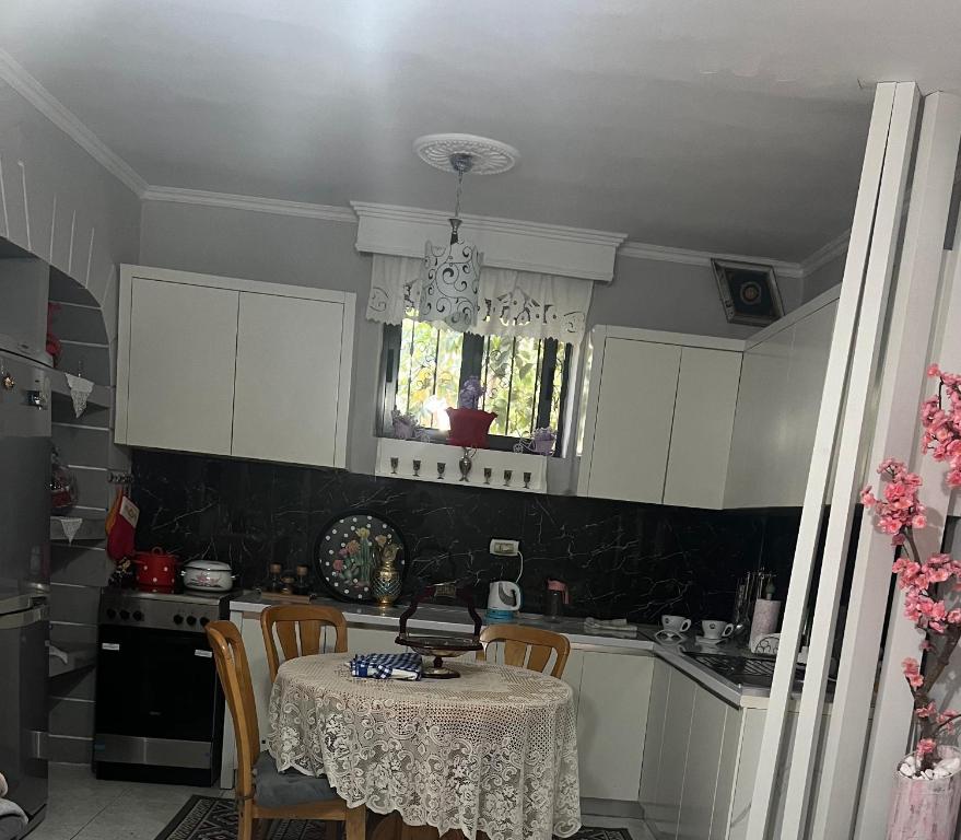 Kuchyň nebo kuchyňský kout v ubytování Apartment Geart