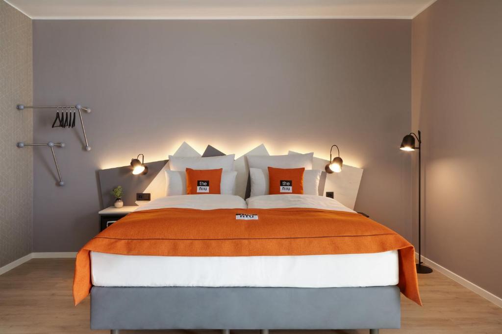 Holiday Inn - the niu, Hub Dusseldorf Messe by IHG - Resim 37
