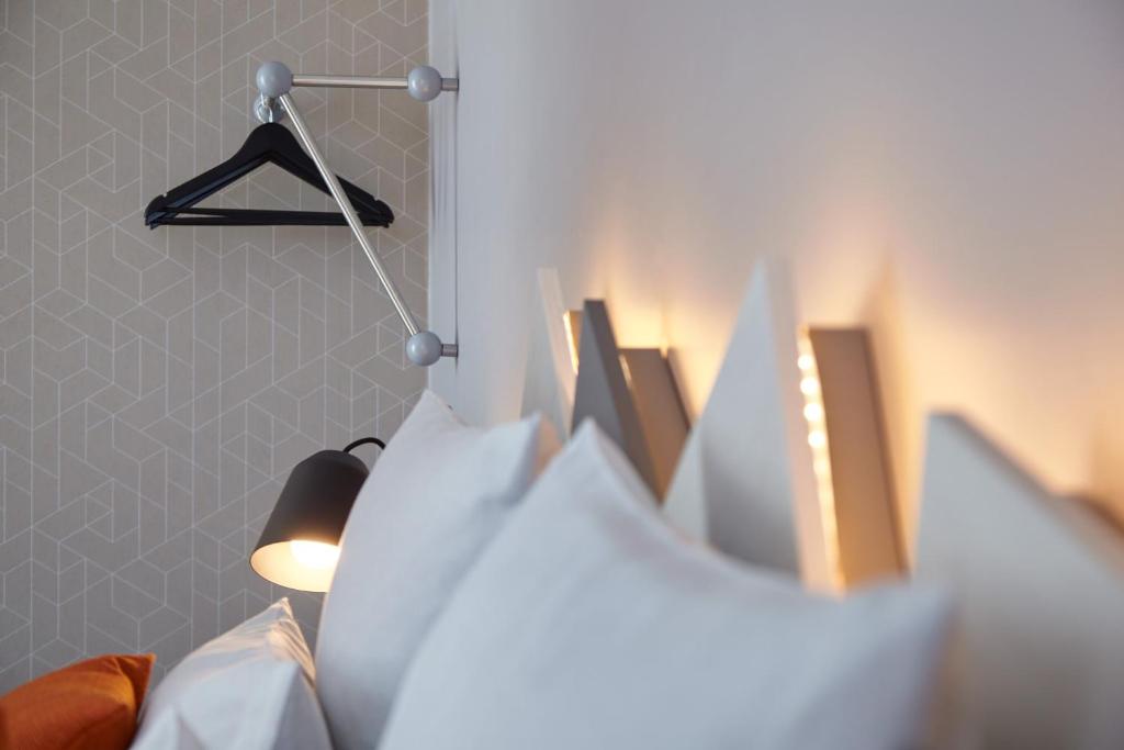 Holiday Inn - the niu, Hub Dusseldorf Messe by IHG - Resim 35