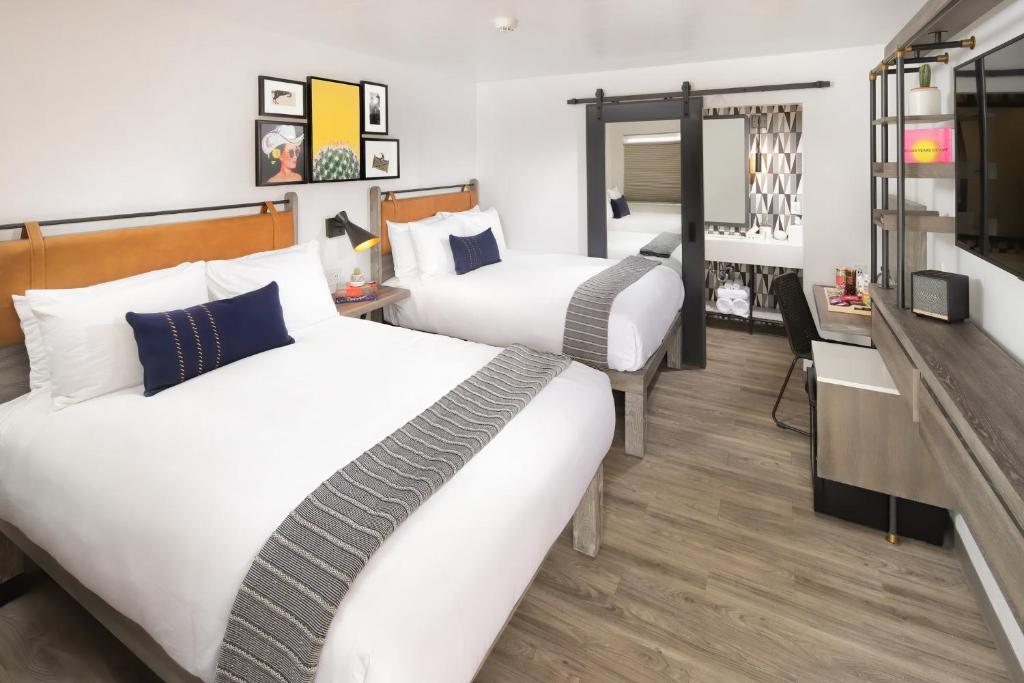 voco The Tuxon by IHG - Habitación Doble Estándar Con Dos Camas Dobles