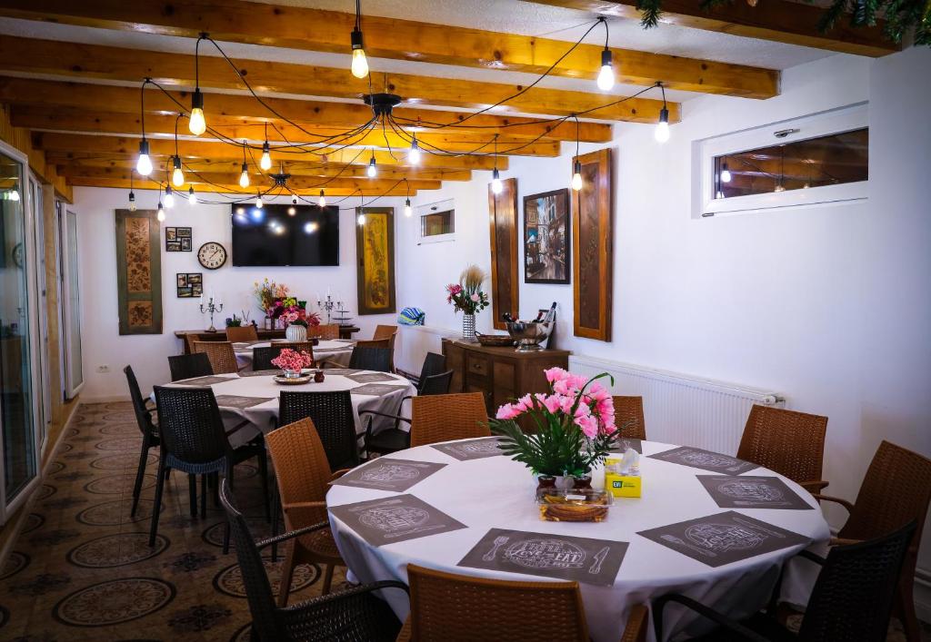 Restaurace v ubytování Green Panorama Relax Concept