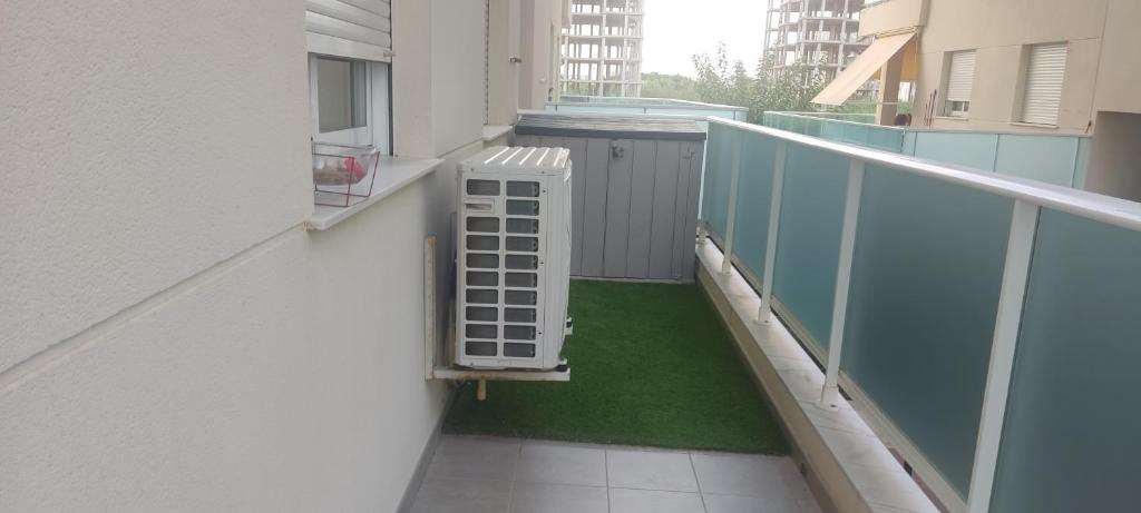 Balkón nebo terasa v ubytování Apartamento Nuevo playa de Piles Complejo Blaumar