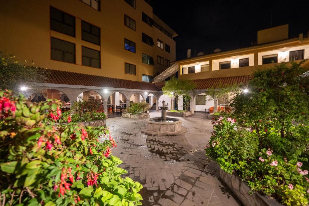 Κήπος έξω από το Hotel Jose Antonio Cusco