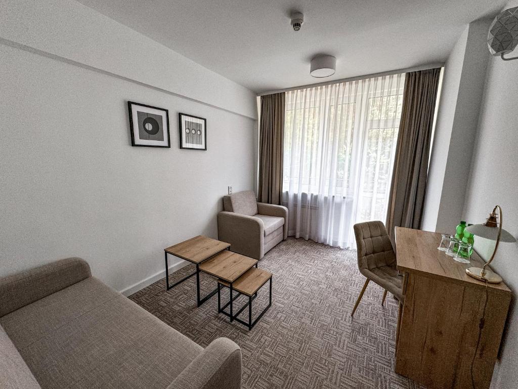 Część wypoczynkowa w obiekcie Hotel Echo