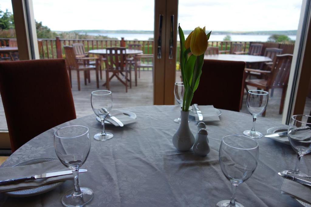 Restaurace v ubytování Keanes of Curraheen, Bar, Restaurant & Accommodation
