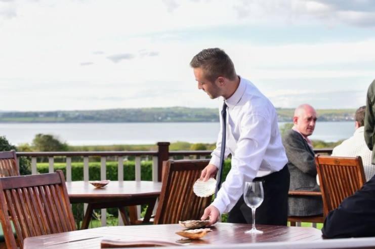 Hosté ubytování Keanes of Curraheen, Bar, Restaurant & Accommodation