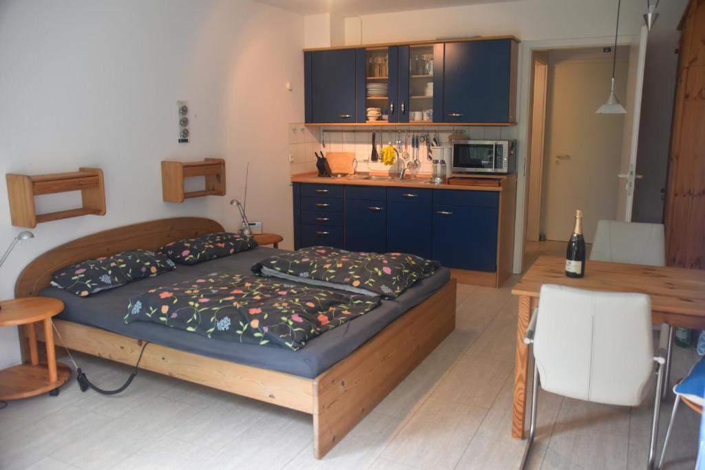 Η κουζίνα ή μικρή κουζίνα στο Ferienapartment Landhaus Ostseeblick, ruhig im Wald gelegen, kostenfreier Parkplatz, ideal für Fahrradtouren