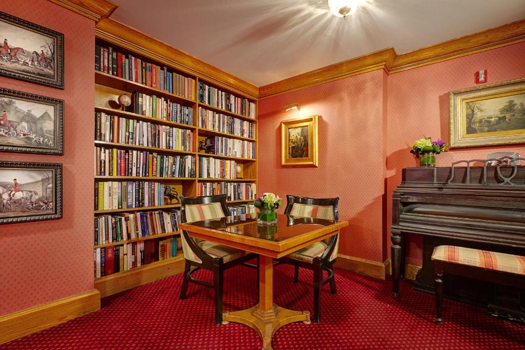 Hotel Elysee by Library Hotel Collection, New York – Updated 2023 Prices