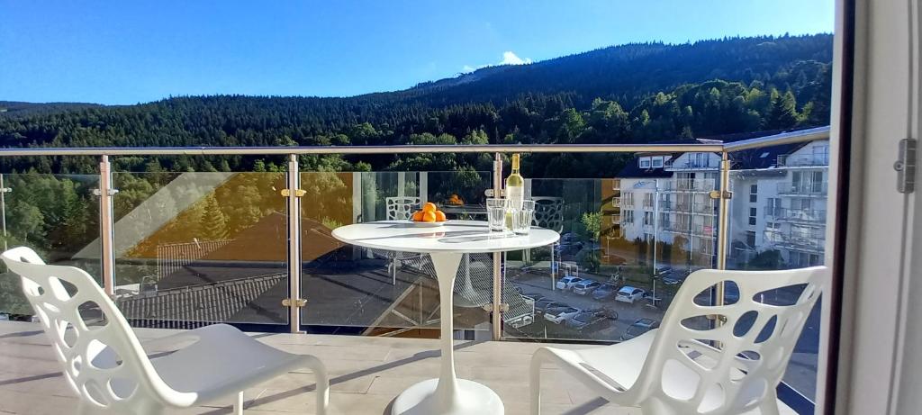 En generel udsigt til bjerge eller udsigt til bjerge taget fra lejligheden