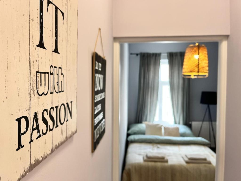 Postel nebo postele na pokoji v ubytování Apartament Sudeckie Boho