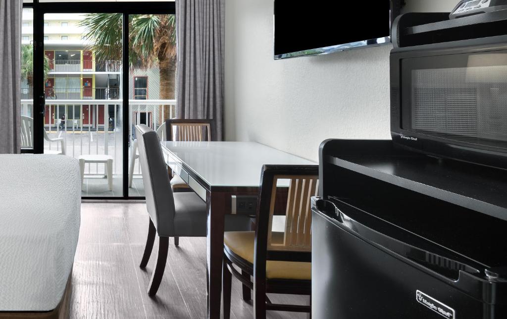 Captain's Quarters Resort - Junior Suite
