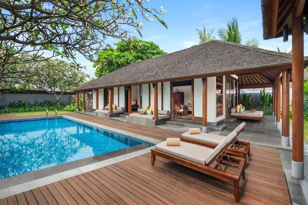 Bazén v ubytování The Sira, a Luxury Collection Resort and Spa, Lombok nebo v jeho okolí