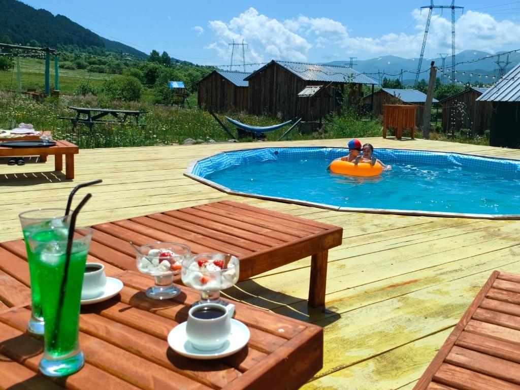 Bazén v ubytování MATEVOSYAN Hotel nebo v jeho okolí