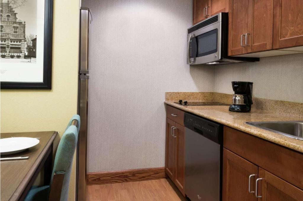Kuchyň nebo kuchyňský kout v ubytování Homewood Suites by Hilton Princeton