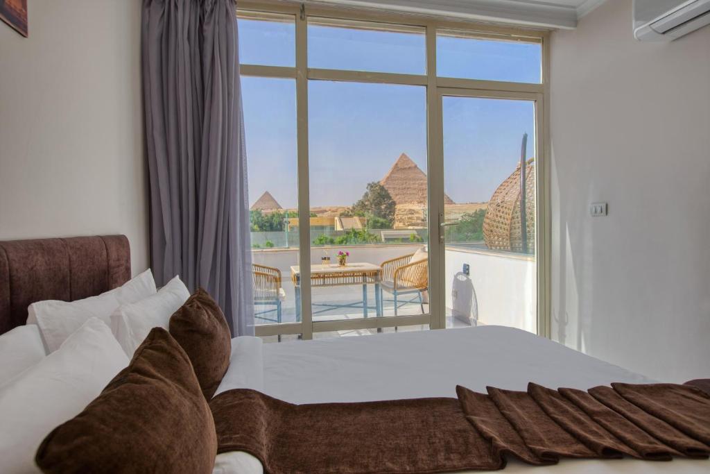 Shadow Pyramids INN - Junior Suite With Balcony