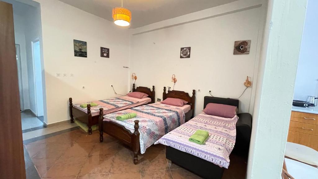 Postel nebo postele na pokoji v ubytování Hostel flash ulcinj
