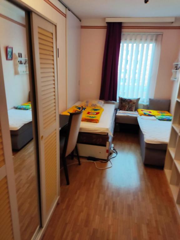 Postel nebo postele na pokoji v ubytování Ruhiges Zimmer in guter Lage in Wien