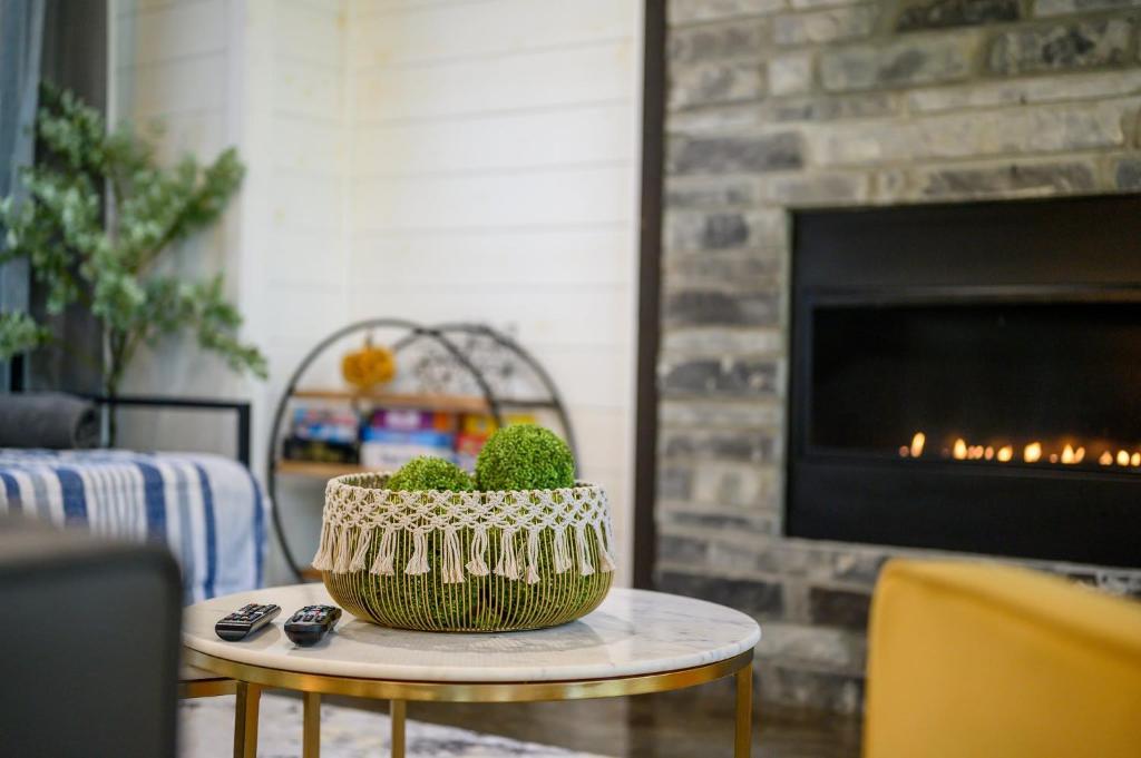 Foto dalla galleria di LUXE Privacy at Gorgeous Broken Bow Cabin Home a Broken Bow