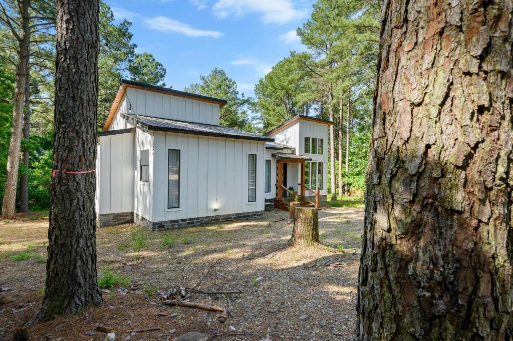 Foto dalla galleria di LUXE Privacy at Gorgeous Broken Bow Cabin Home a Broken Bow
