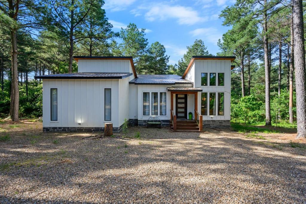 Foto dalla galleria di LUXE Privacy at Gorgeous Broken Bow Cabin Home a Broken Bow