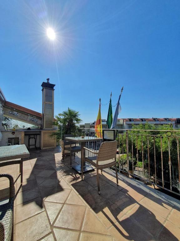 A balcony or terrace at CASSIODORO SUITE B&B