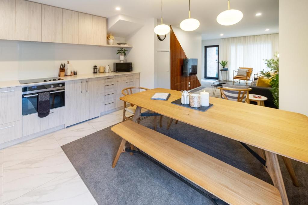 Stylish Central City townhouse Next to Little High - Resim 16