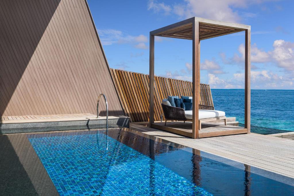 The St. Regis Maldives Vommuli Resort photo 4