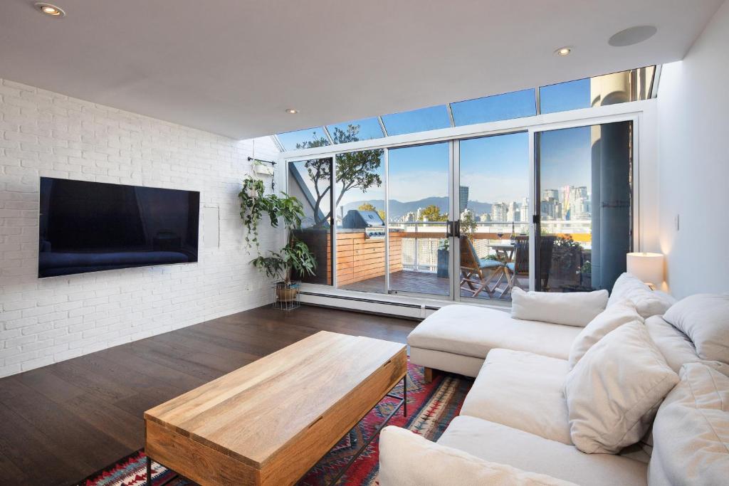 Gallery image of Stunning Views Penthouse Suite in Vancouver