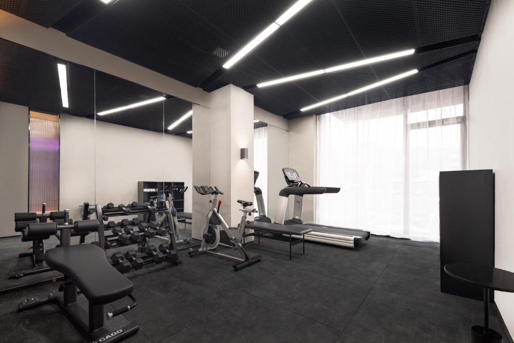 Fitness centrum a/nebo fitness zařízení v ubytování Atour Light Hotel Shenyang Yuhong Plaza Metro Station