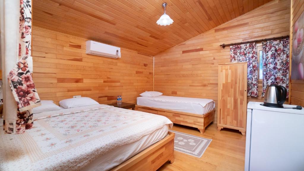 Lemon Garden Lodge - Two-Bedroom Bungalow