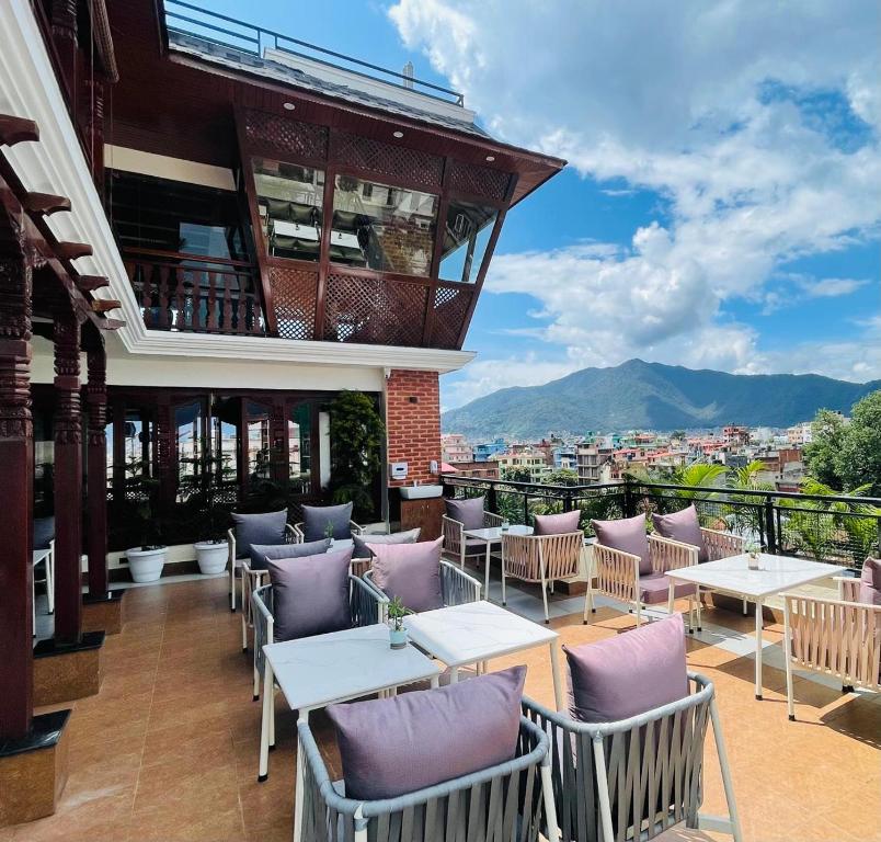 Nespecifikovaný výhled na hory nebo výhled na hory při pohledu z hotelu