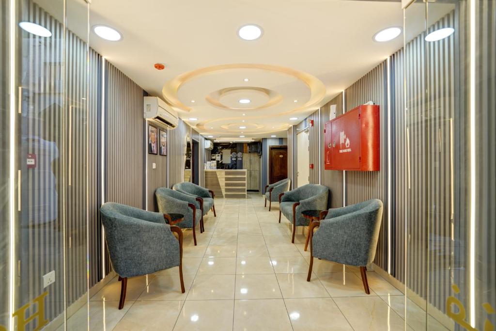 Down Town Hotel - Housity