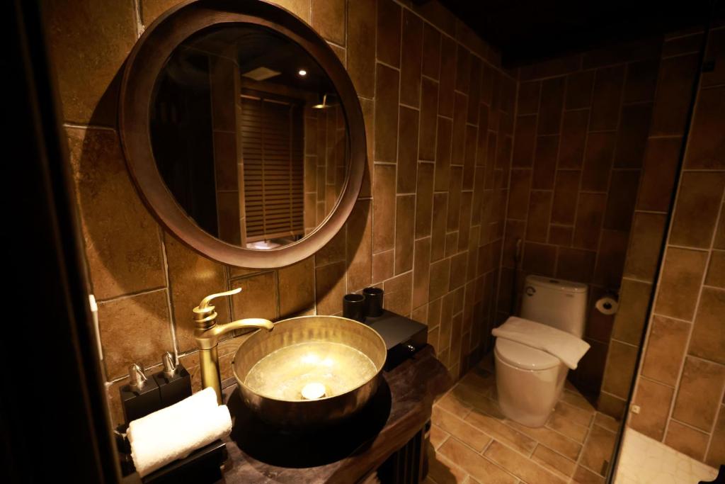 Koupelna v ubytování Kecho Legacy Hotel Hanoi & Spa