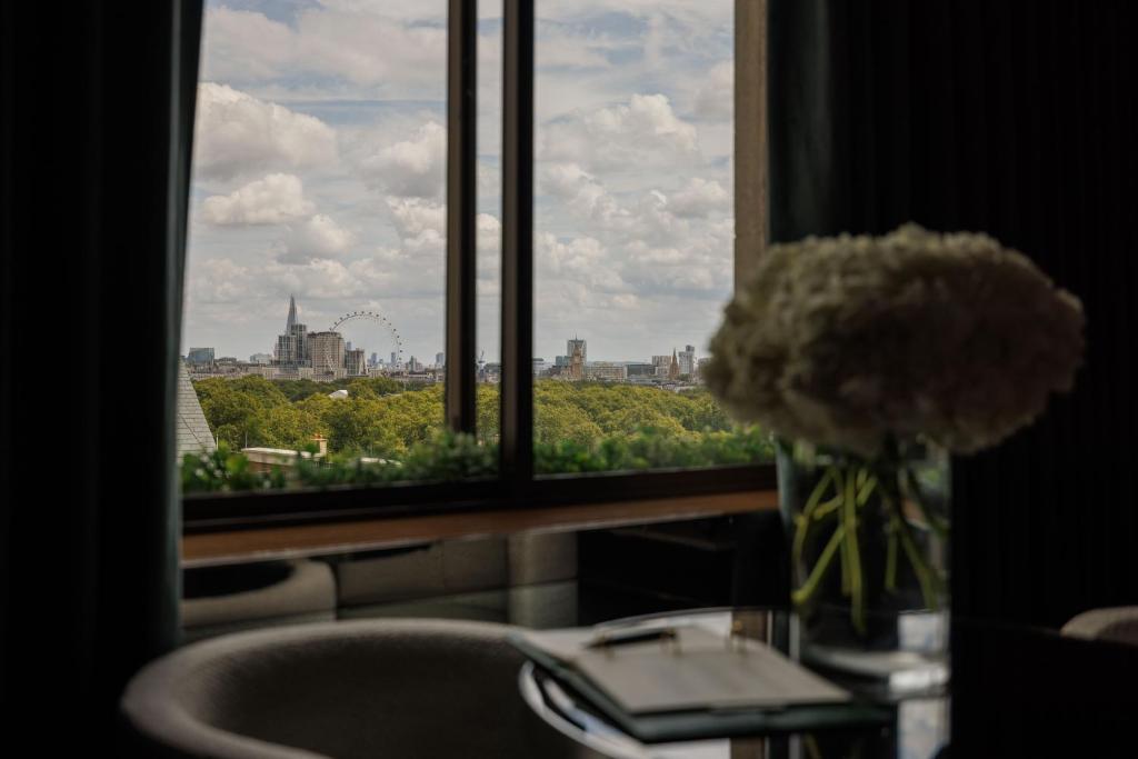 Four Seasons Hotel London at Park Lane - Resim 7