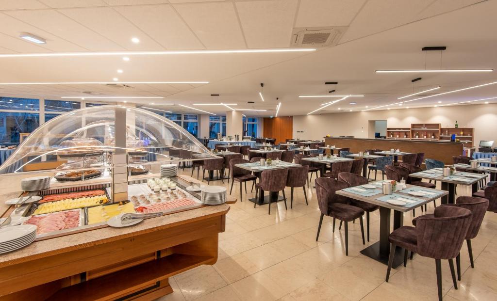 Hunguest Hotel Panoráma - Resim 9