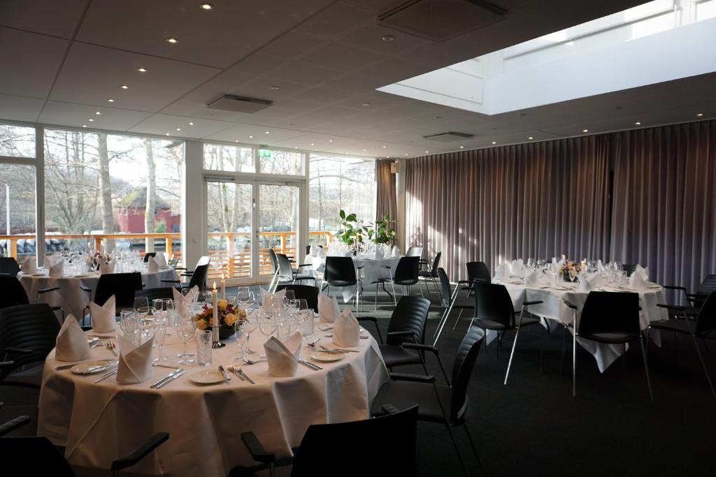 Restaurace v ubytování Frederiksdal Sinatur Hotel & Konference