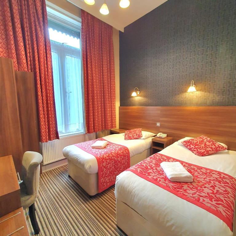 Oliver Hotel - Twin Room