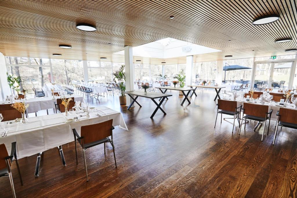Restaurace v ubytování Frederiksdal Sinatur Hotel & Konference