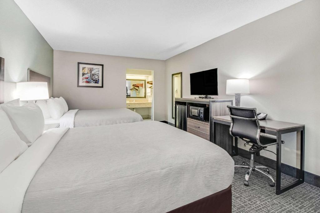 Quality Inn - White House - Queen Room With Two Queen Beds - Non-Smoking