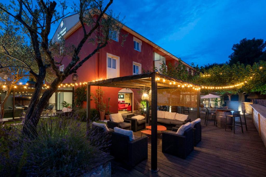 Posezení v ubytování Best Western Terre de Provence