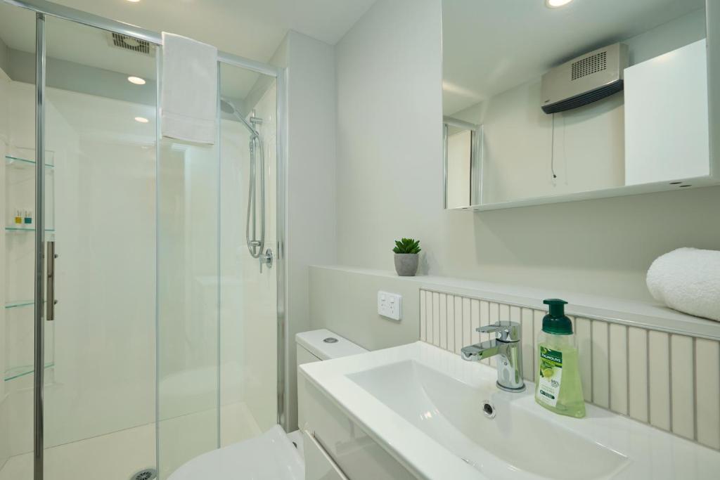 Modern Mountain Views Sunny - Resim 3