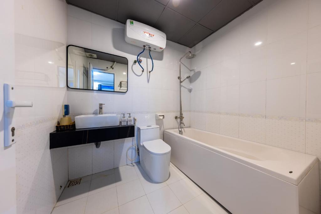 The One Hostel & Rooftop Bar Catba - 8