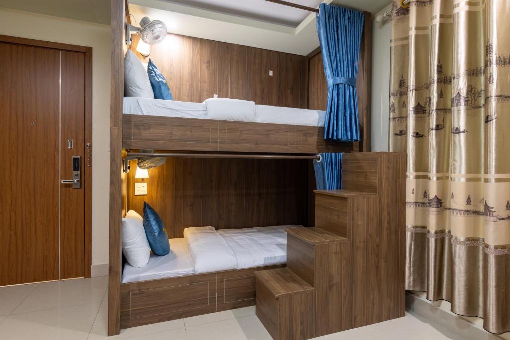 The One Hostel & Rooftop Bar Catba - 13