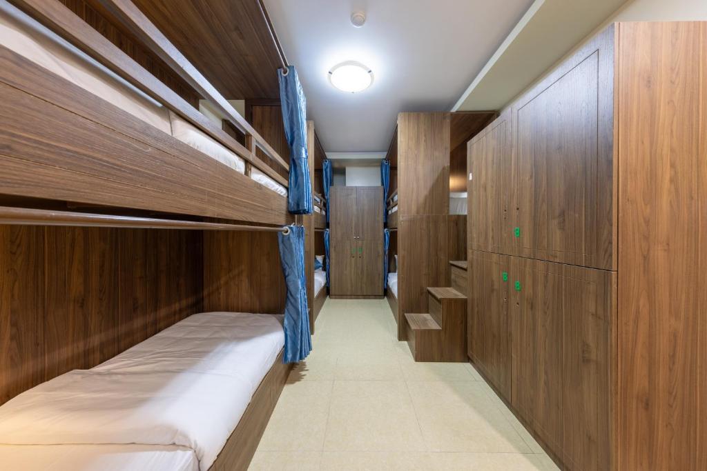 The One Hostel & Rooftop Bar Catba - 19