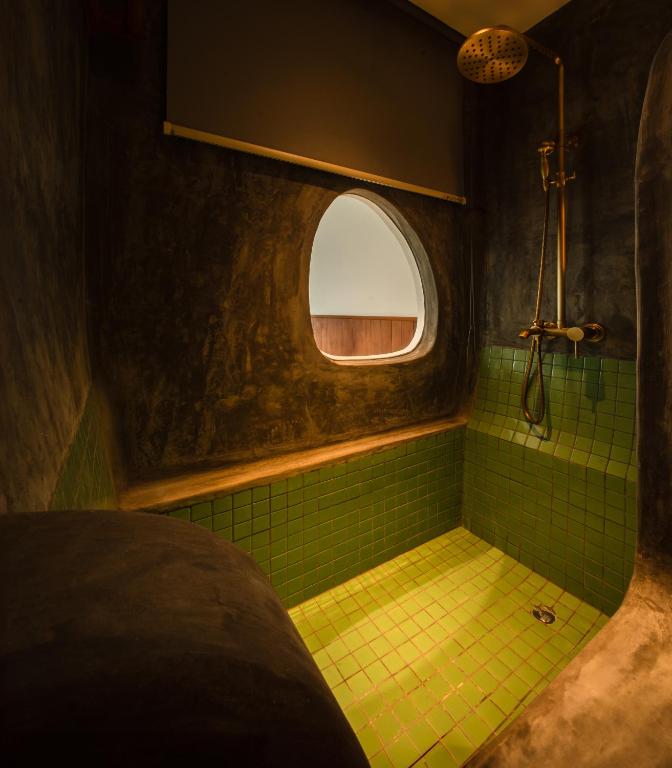 Rustic Ocean View Twin Room