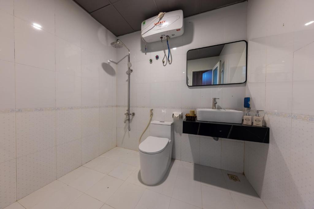 The One Hostel & Rooftop Bar Catba - 15