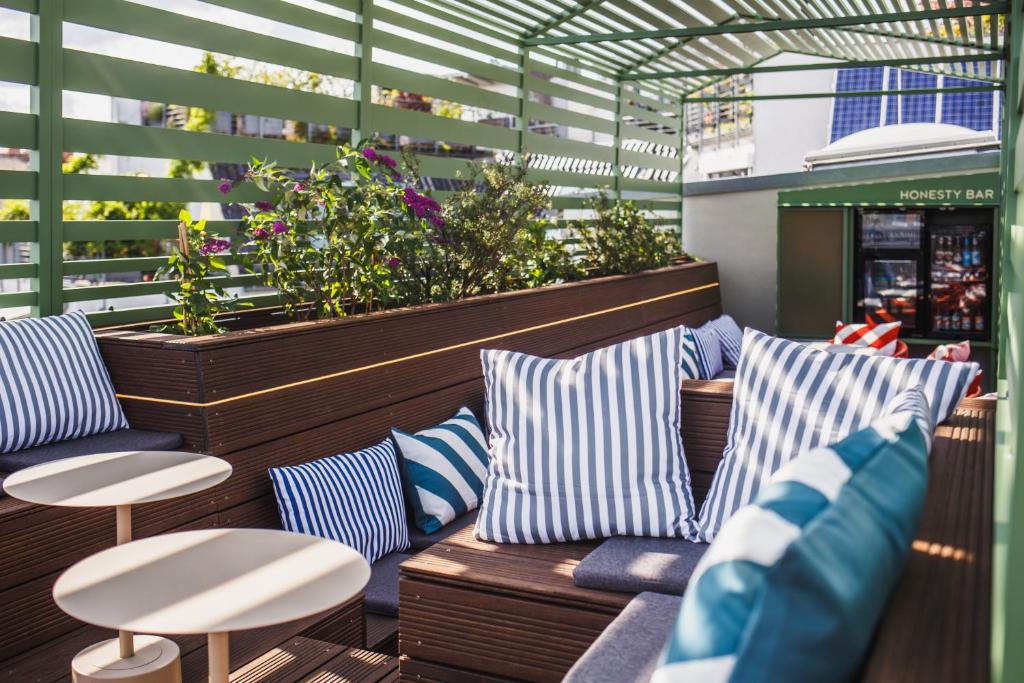 The Circus Hotel - Resim 21